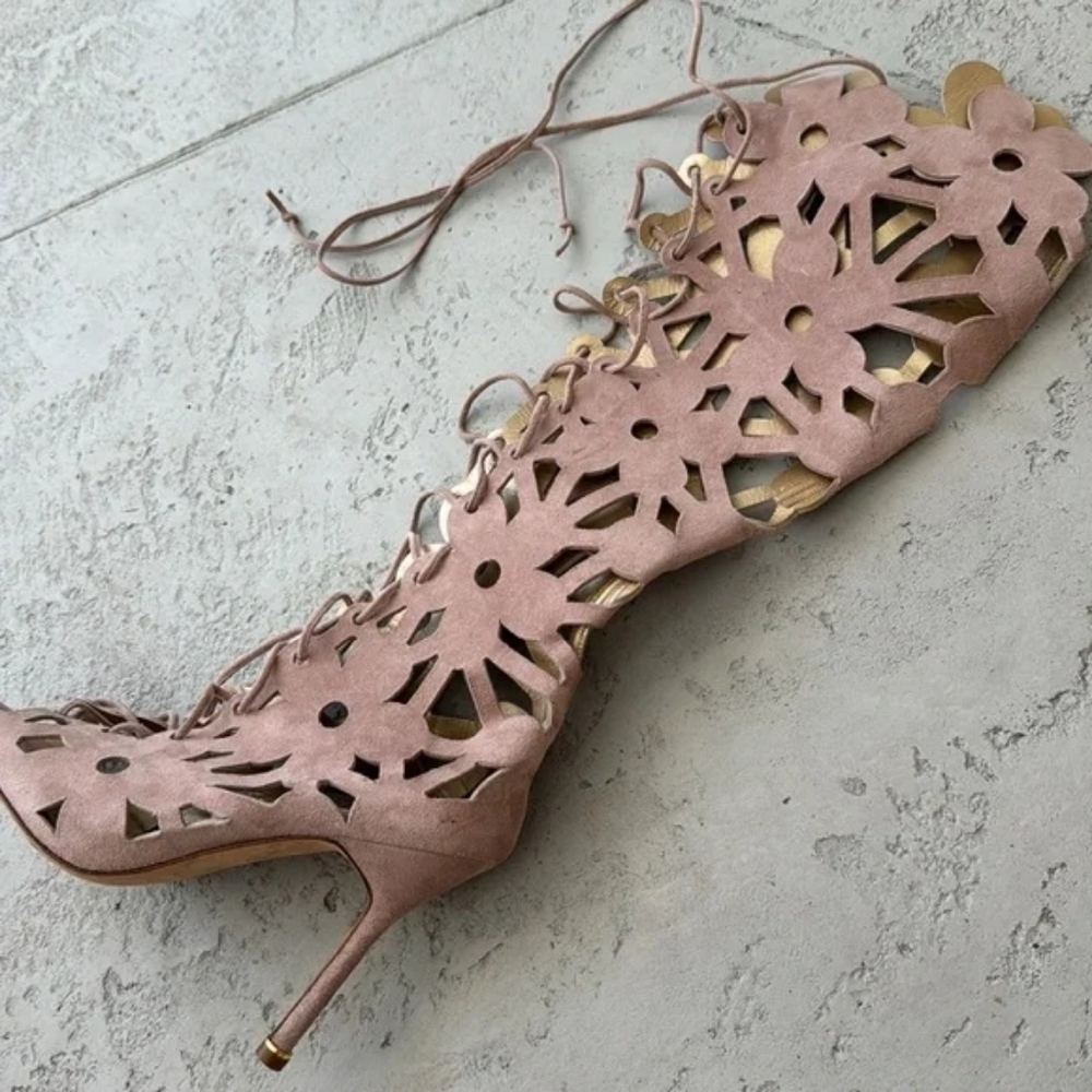 Manolo Blahnik RARE Laser-Cut Cutout Lace-Up Knee-High Heeled Boots- Tan 37 EUC - Picture 16 of 17